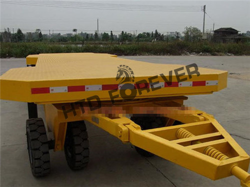 機(jī)場(chǎng)行李拖車