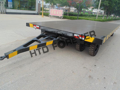 機(jī)場(chǎng)行李拖車